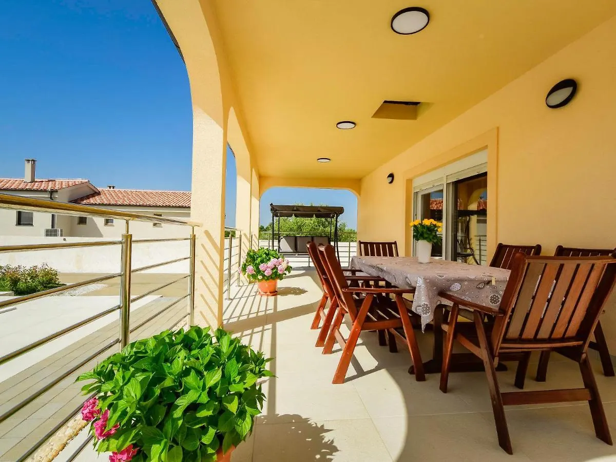 Holiday Home Nisa By Interhome Visocane